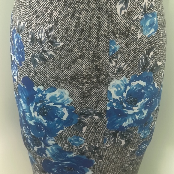 Floral Wiggle Pin-Up Stretch Retro Dress - Picture 4 of 11